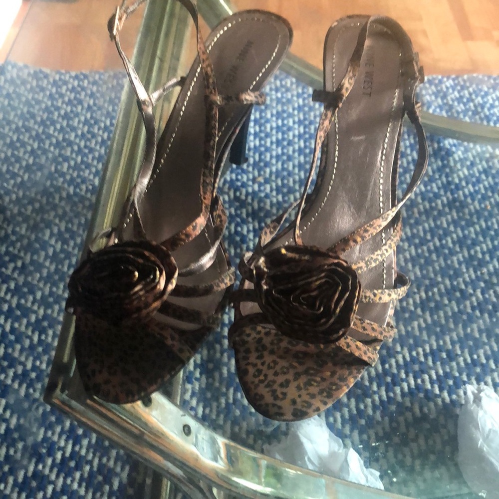 Leopard silk pump in excellent condition